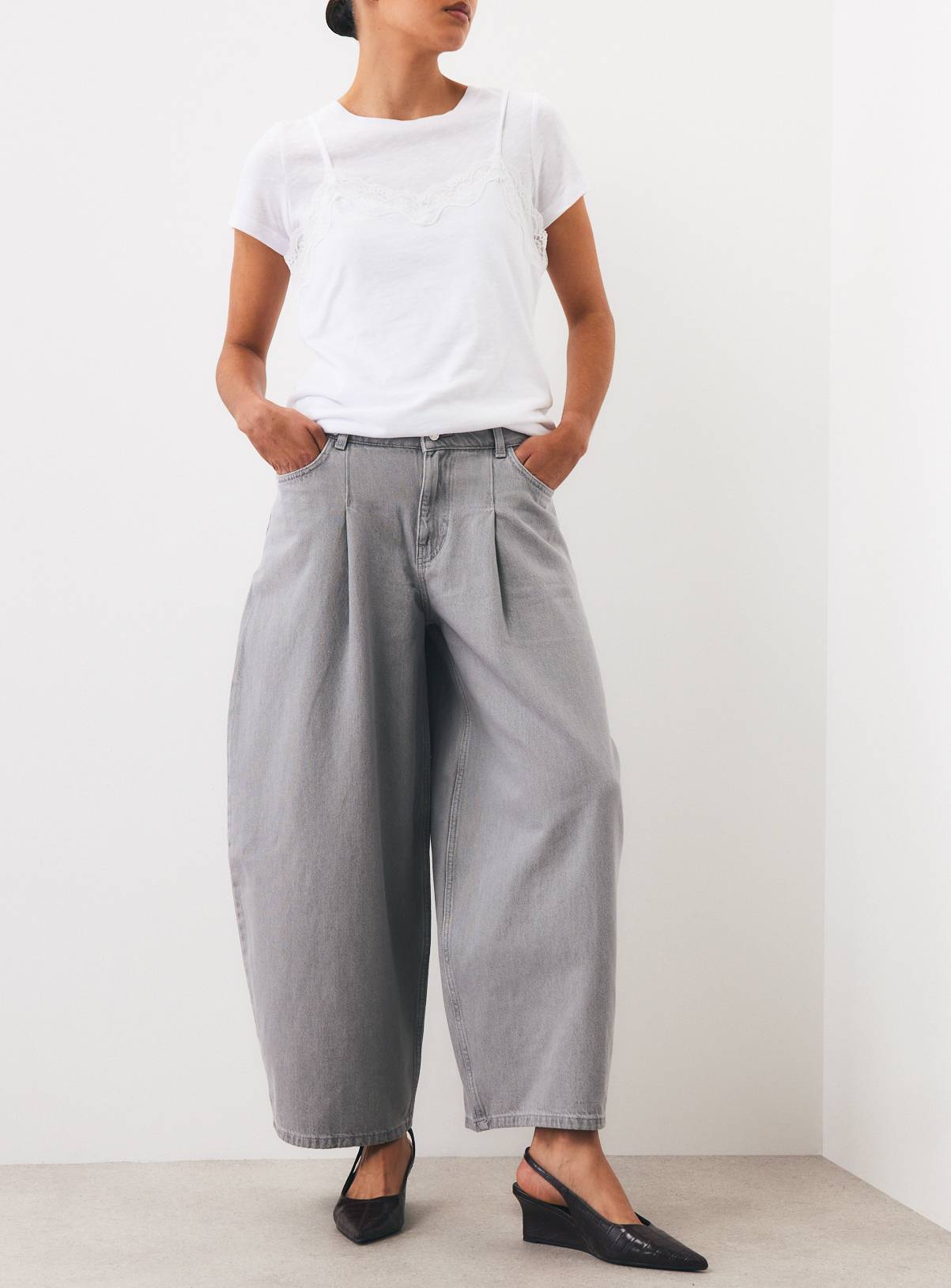 Light Grey Balloon Pleated Denim Jeans 14 - Image 2